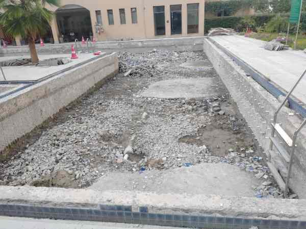 swimming-pool-waterproofing-emaar-palm-hills-gurgaon1-tvpR